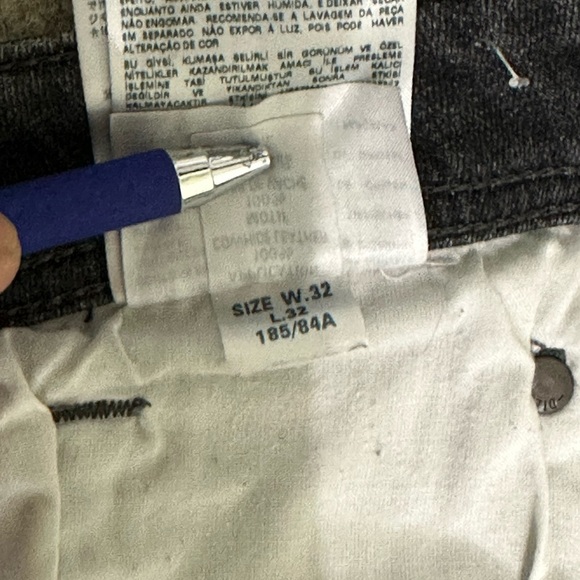 Diesel Black Straight Jeans with Classic Style - Picture 9 of 10